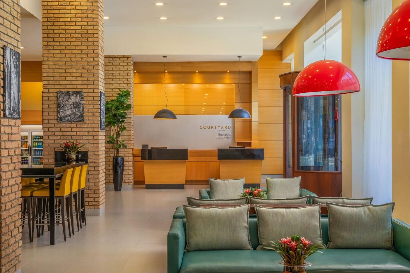 Courtyard-Budapest-Lobby-14