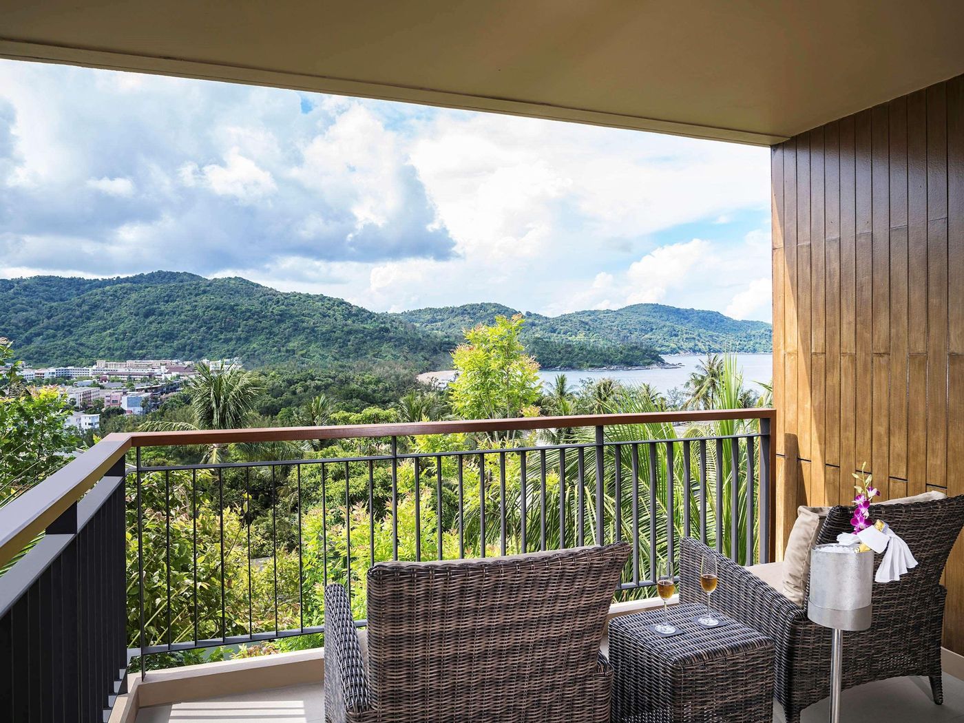 Avista-Resort---Spa-Room-92