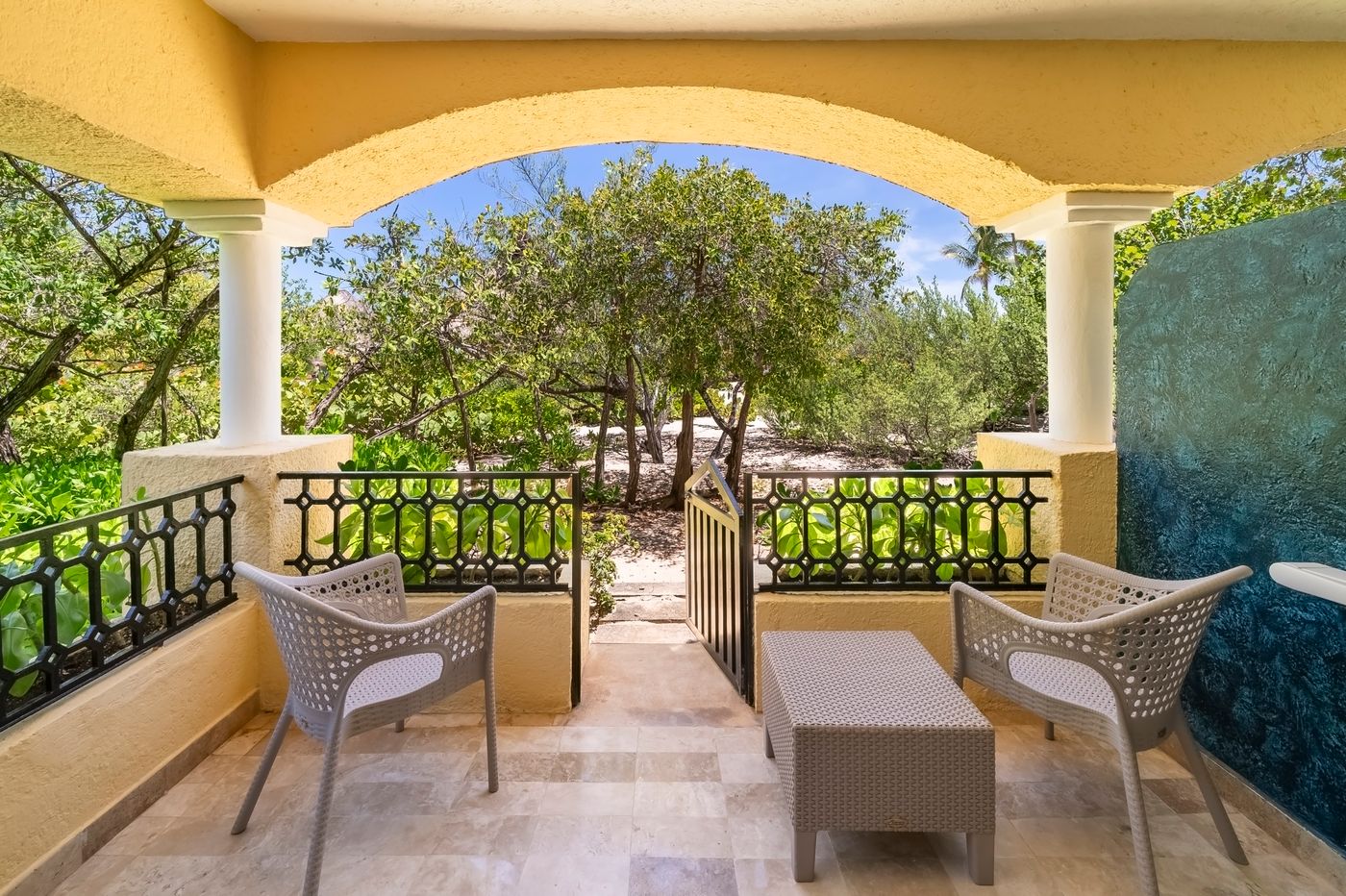 Iberostar-Waves-Paraiso-Beach-Room-13