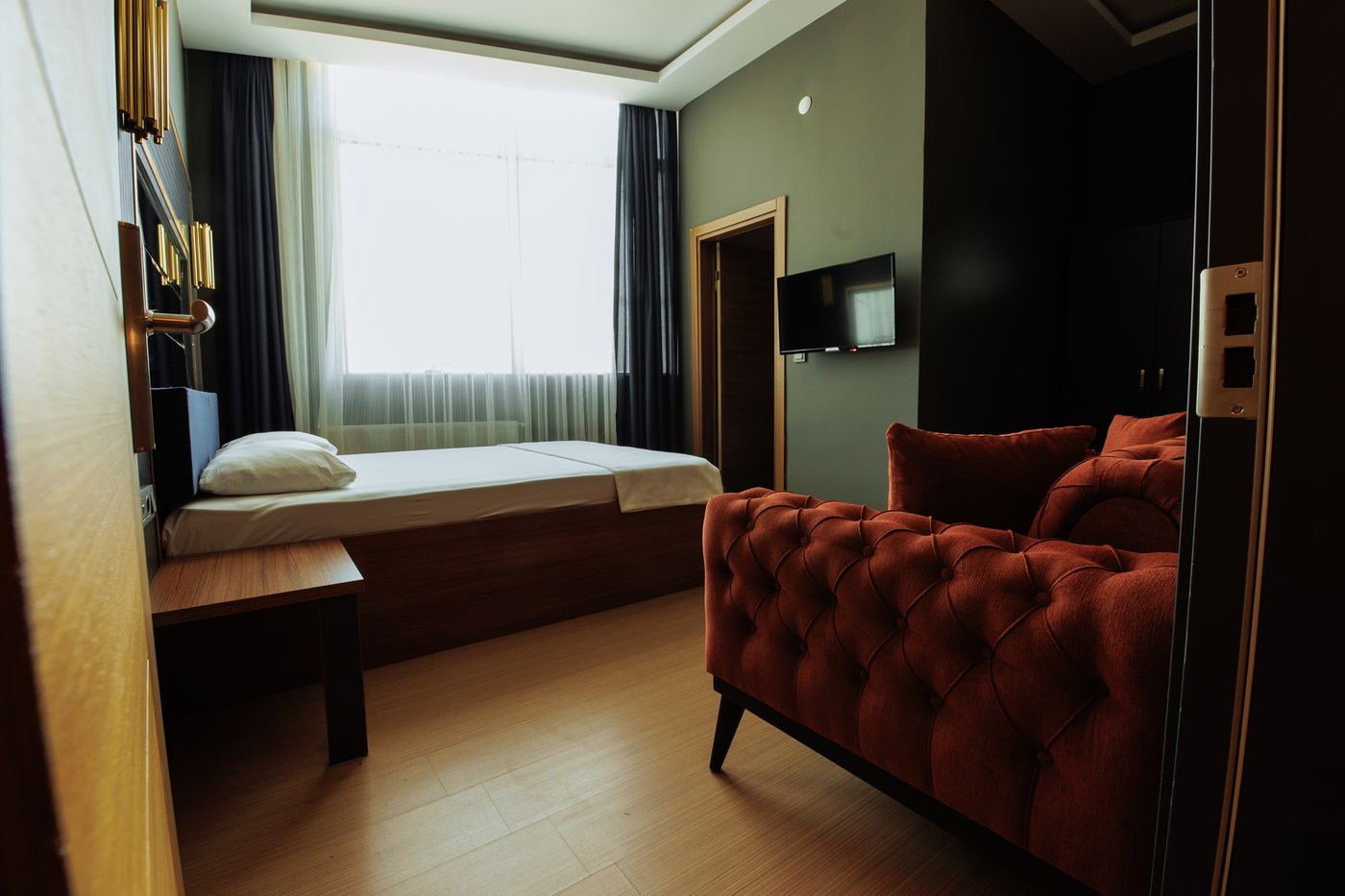 216-Trend-Suite-Room-11