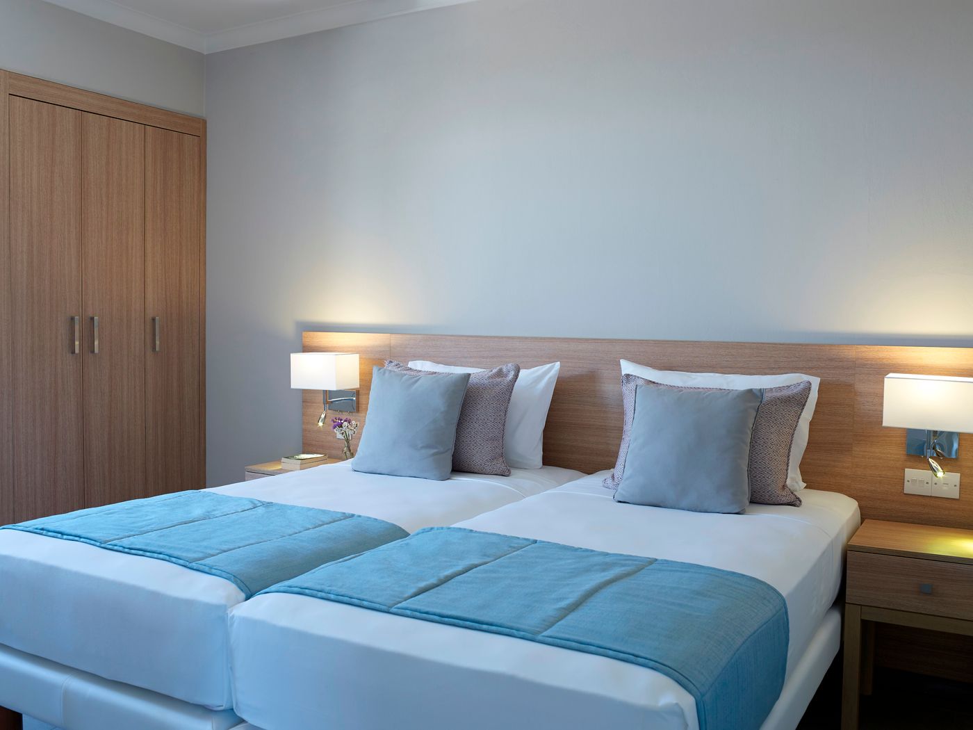 Louis-St-Elias-Resort---Waterpark-Room-52