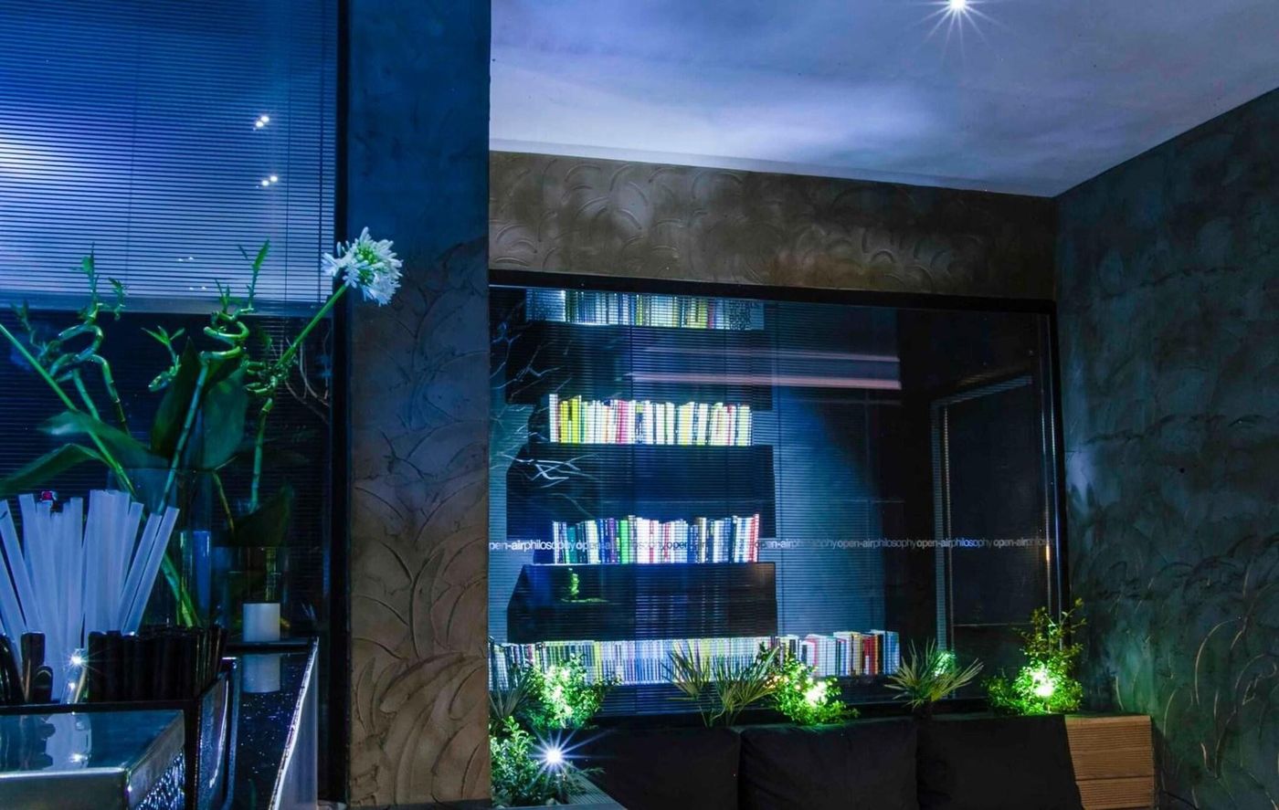 UNA-Hotel-One-Spa-Wellness-Lobby-38