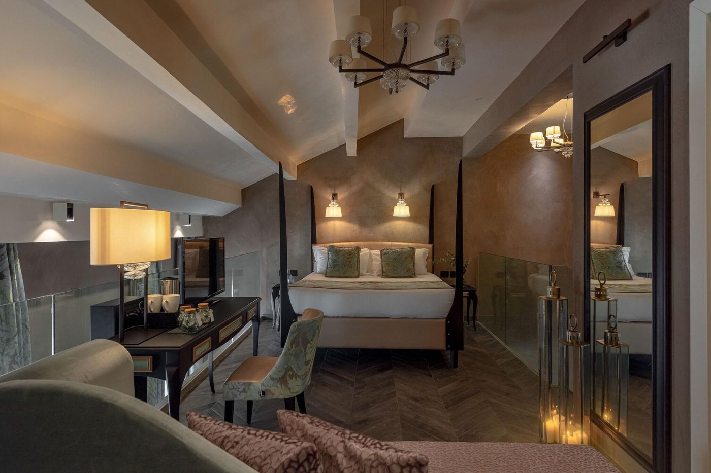 Palazzo-Veneziano-Room-49