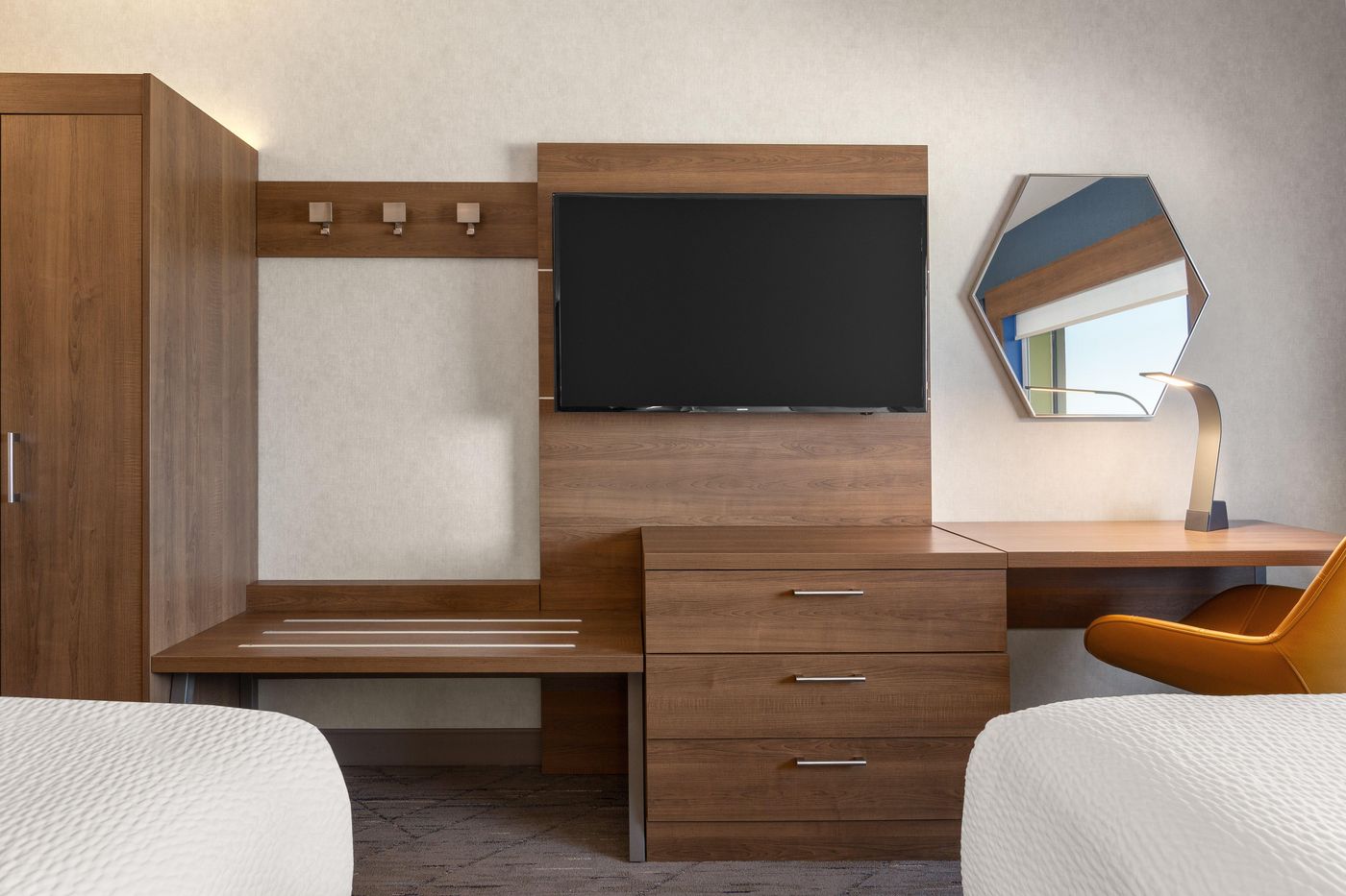 Holiday-Inn-Express-Vancouver-Airport-Richmond-Room-30