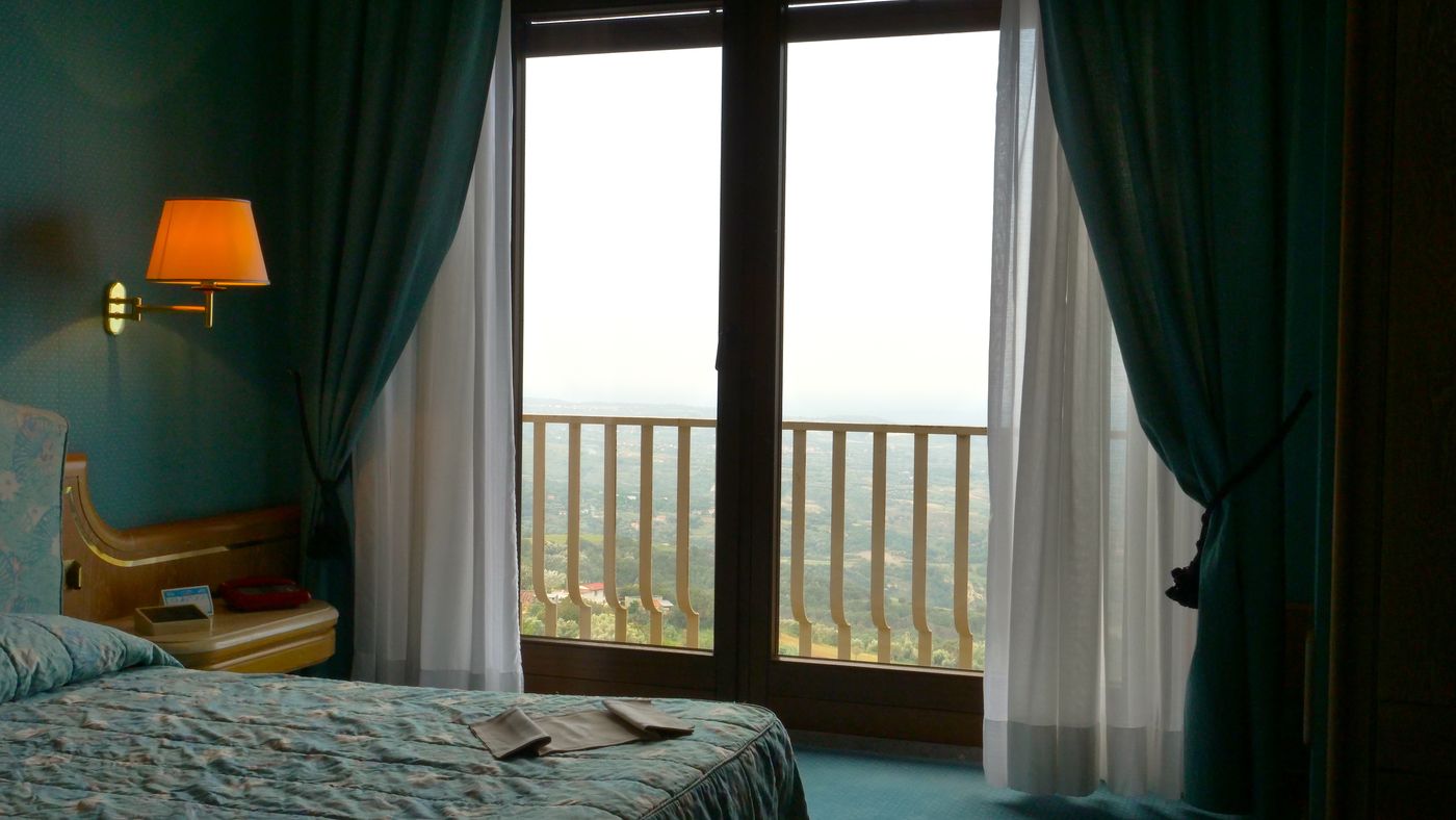 Hotel 501-Italy-Vibo Valentia-Room-9