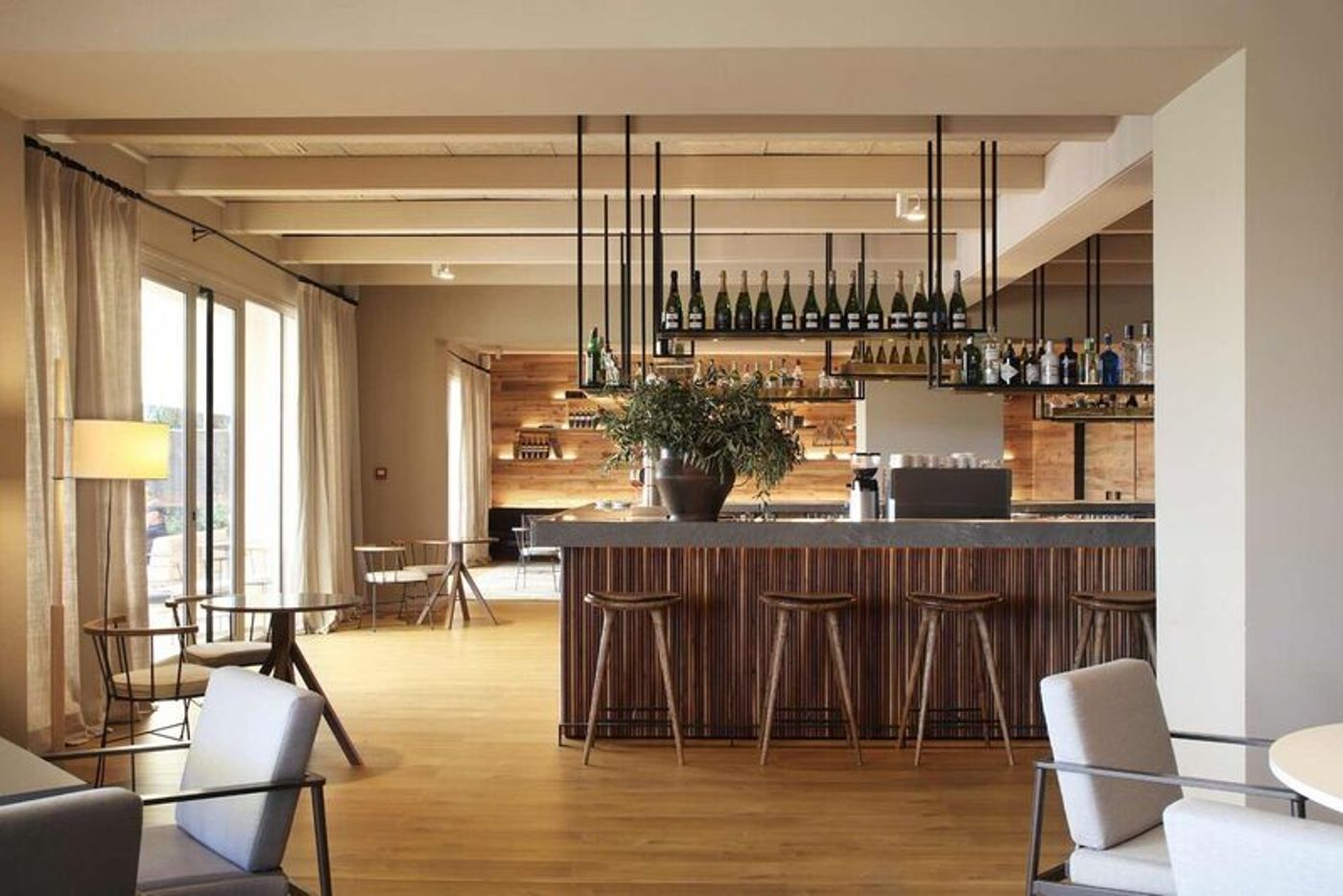 Peralada-Wine-Spa---Golf-Lobby-40