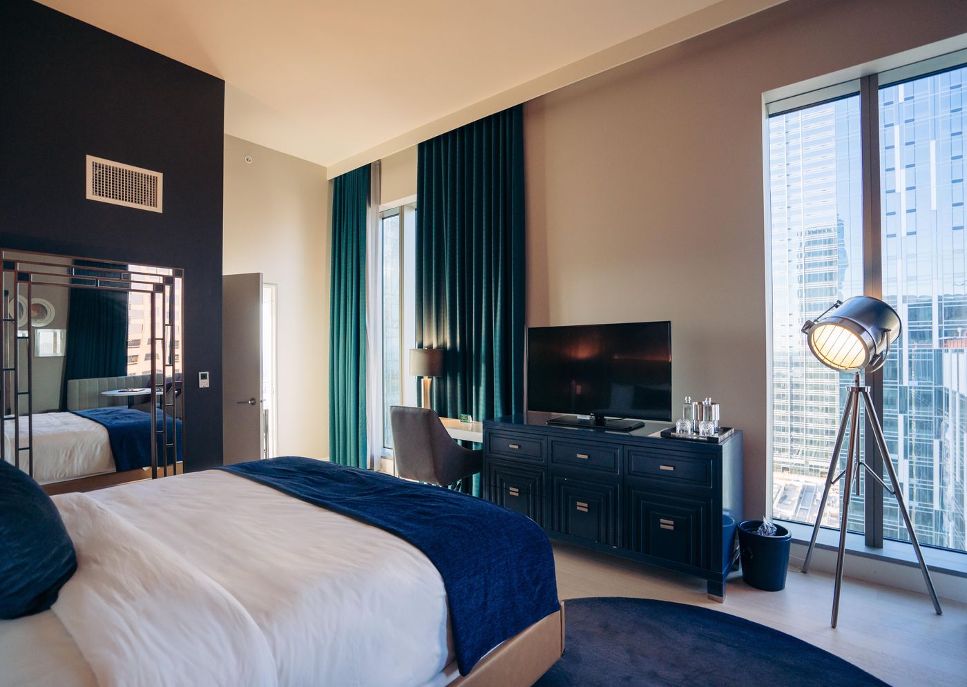 Hotel-Indigo-Los-Angeles-Downtown-Room-7