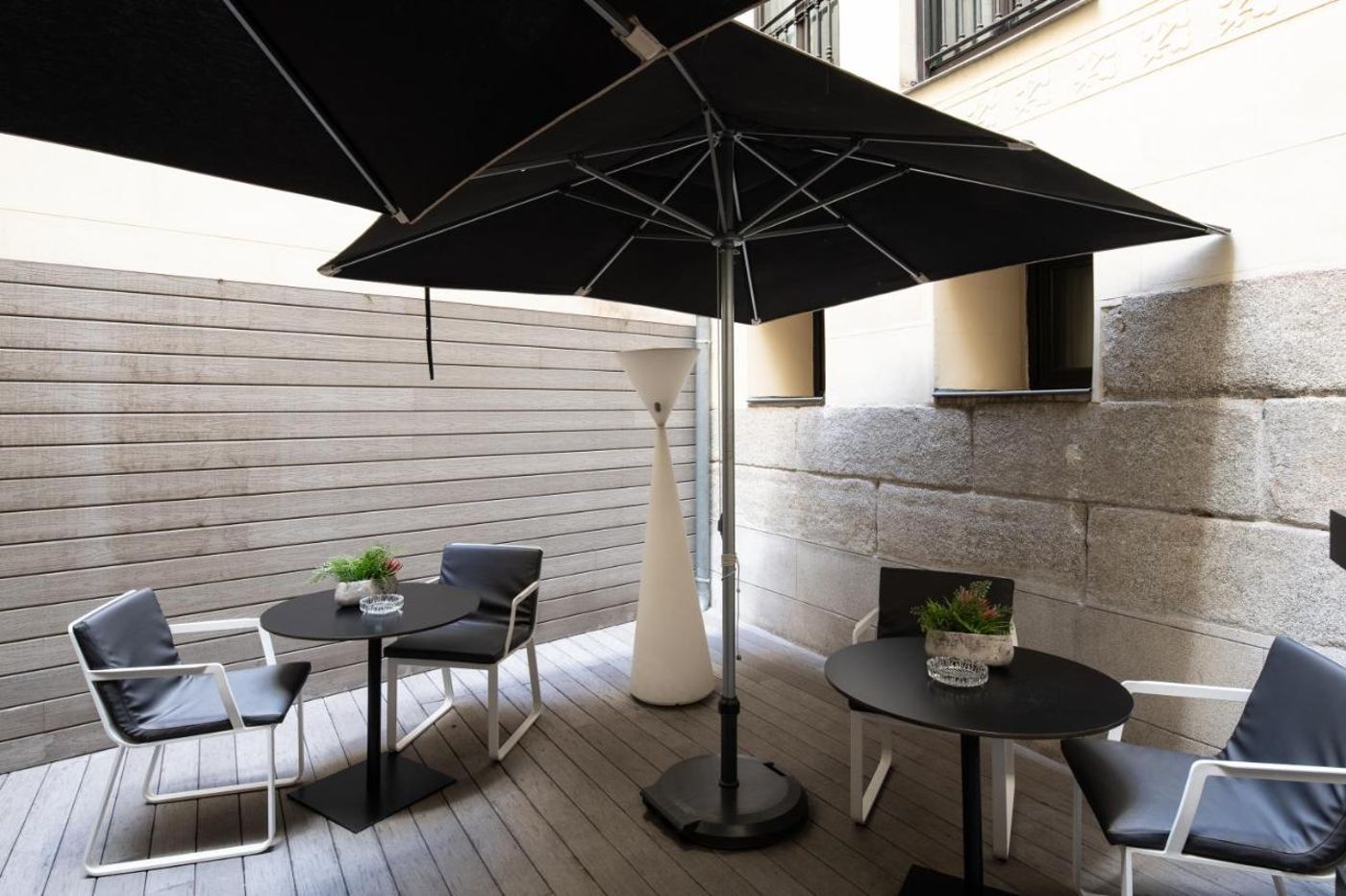 Catalonia-las-Cortes-Sports-and-Entertainment-54