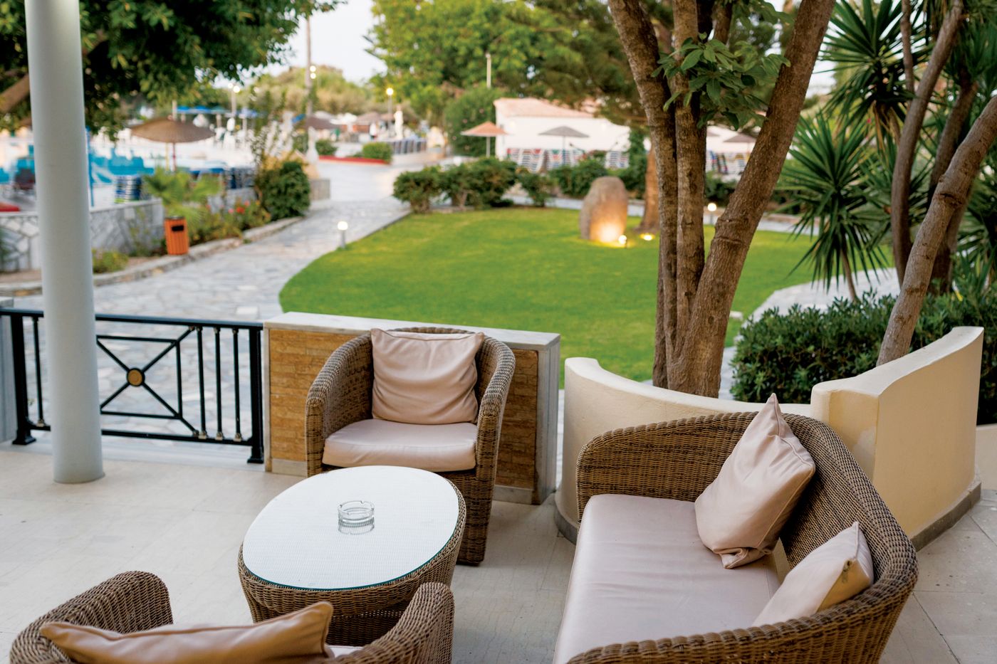 Atlantis-Hotel-Terrace-15