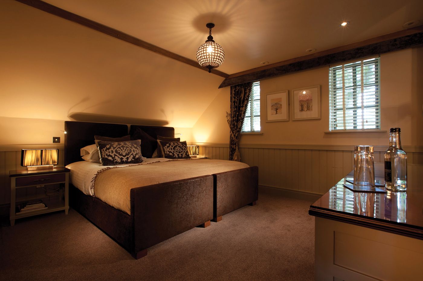 The Farmhouse-United Kingdom-SAINT SAVIOUR-Room-4