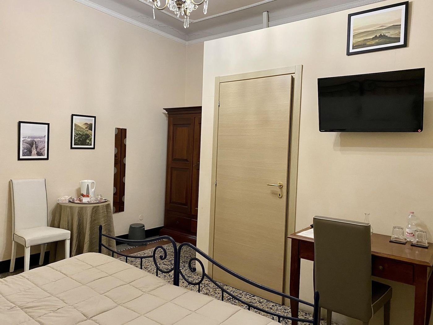 Villa-Catelli-Bed-And-Breakfast-Room-16