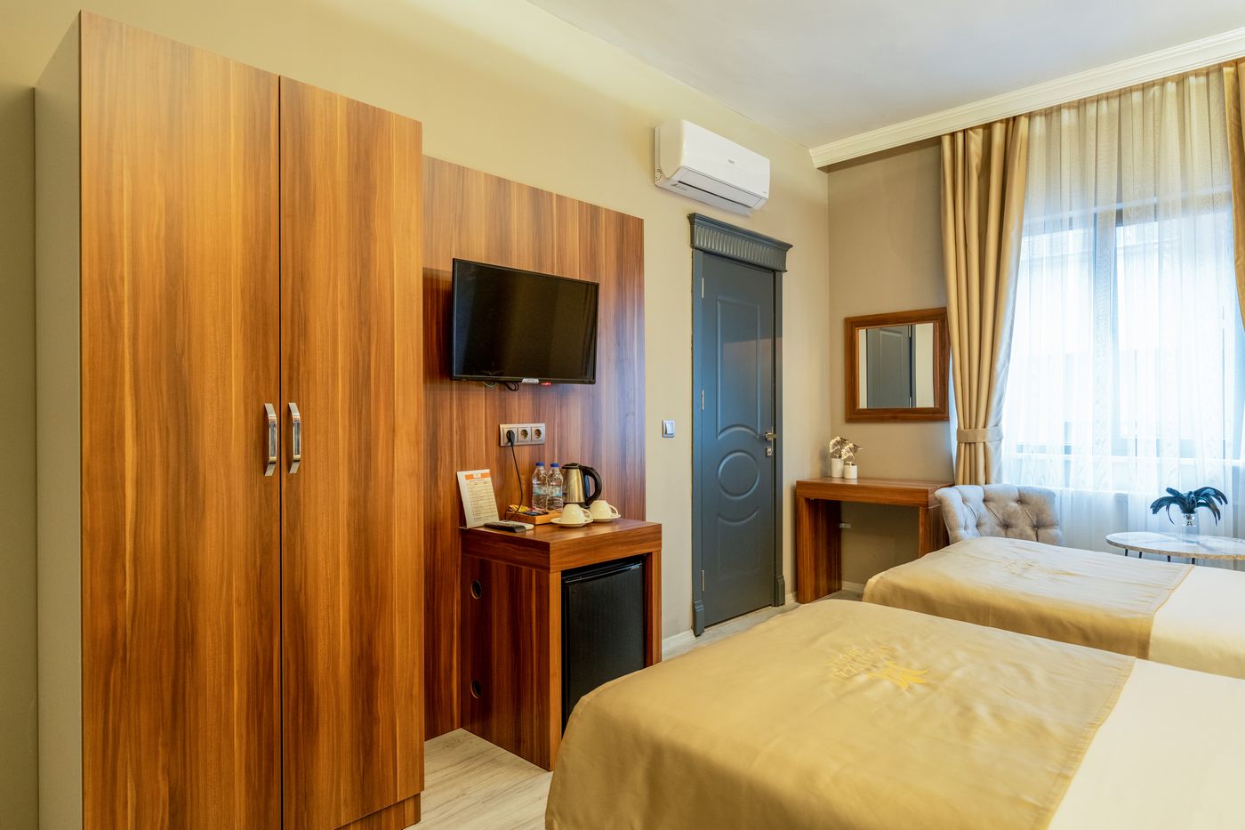 Monezza-Hotel-Room-31