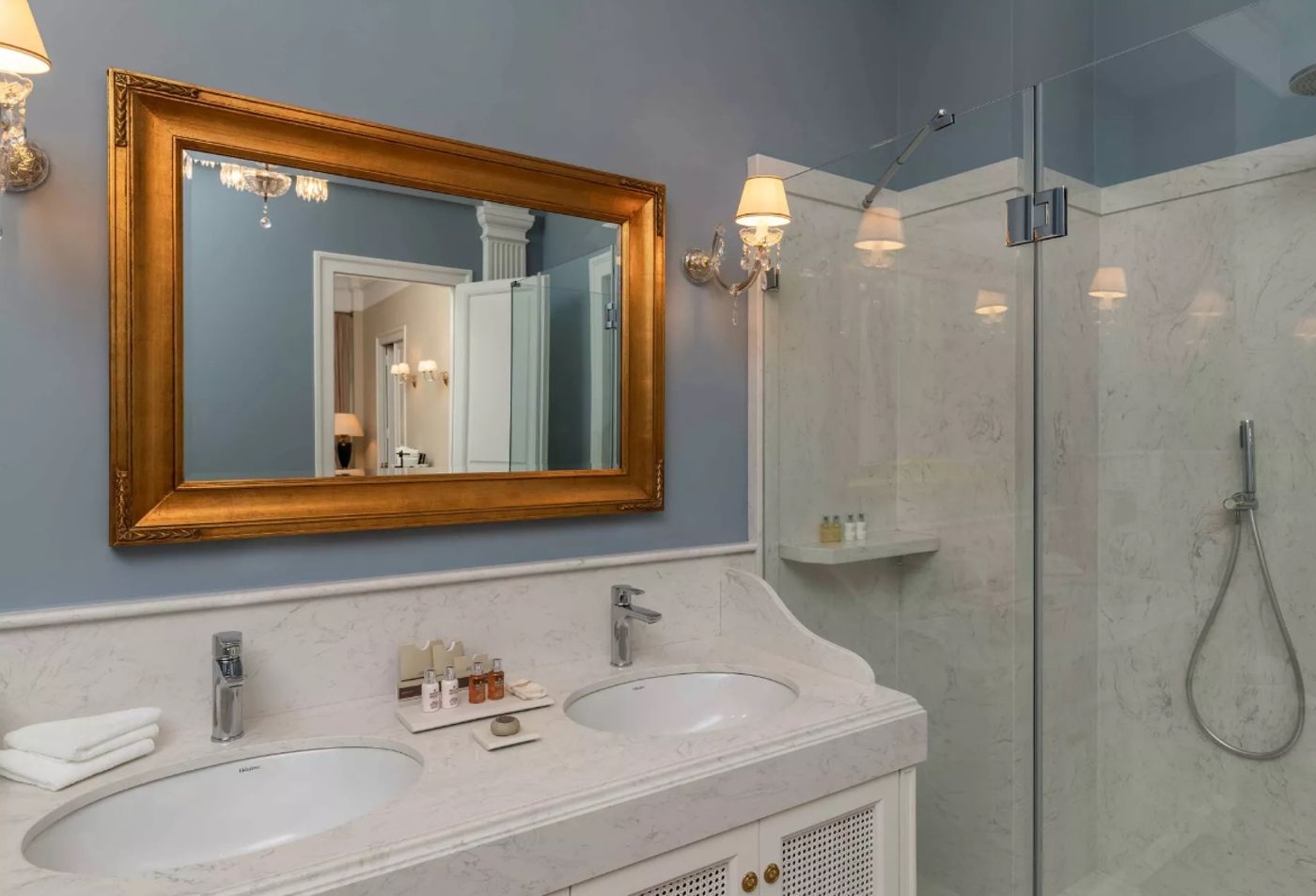 Noble-Suites-Room-34