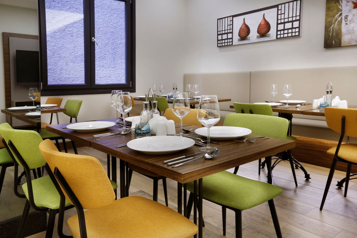 The-White-Orient-Hotel-Restaurant-6