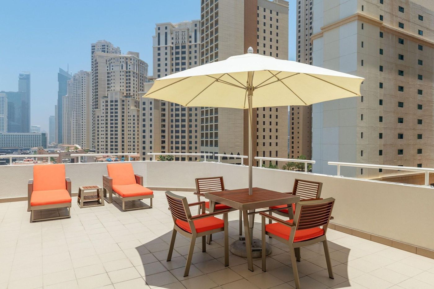 Sheraton-Jumeirah-Beach-Resort-Room-9