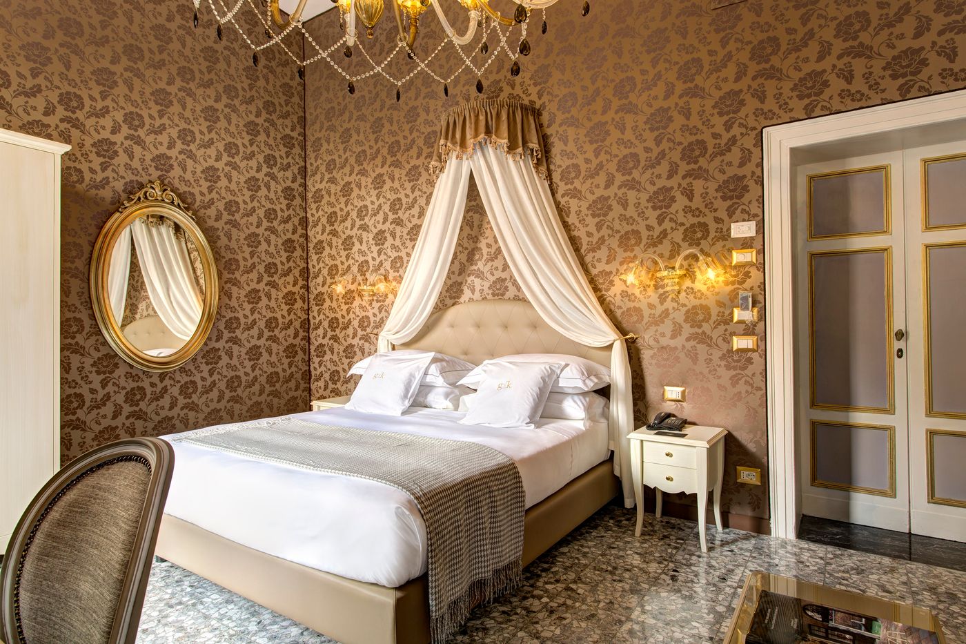 Gkk-Exclusive-Private-Suites-Venice-Room-10
