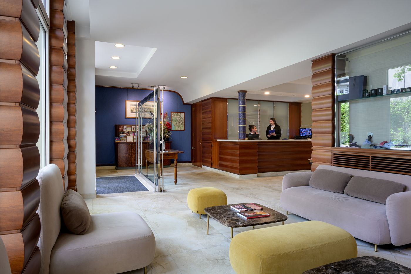 Hotel-Ilaria-Lobby-11