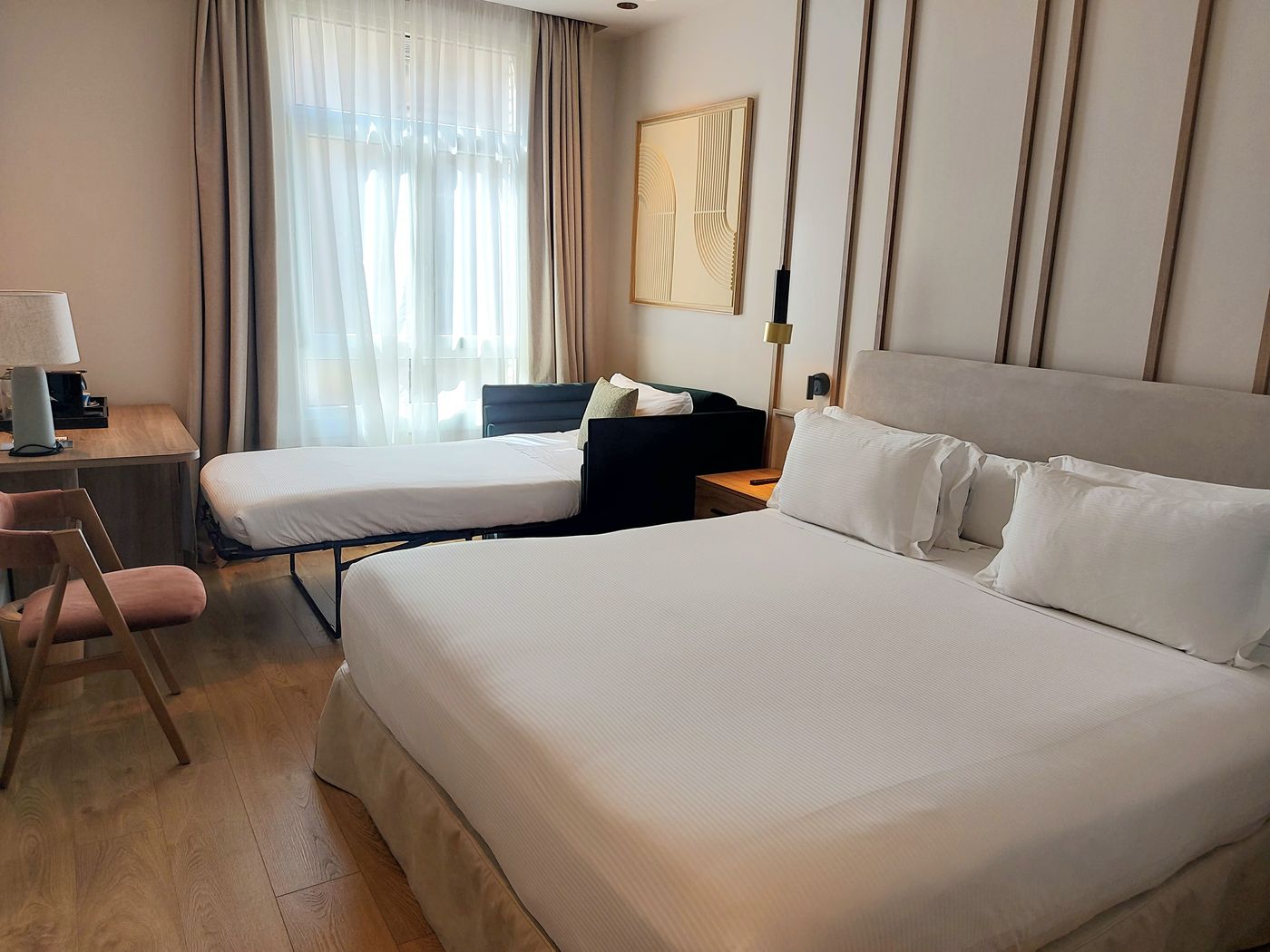 H10-Puerta-de-Alcala-Room-32