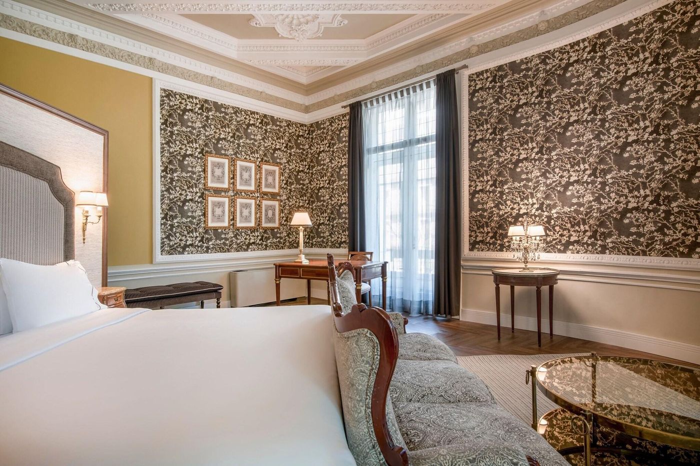 AC-Hotel-Palacio-del-Retiro-Autograph-Collection-Room-37