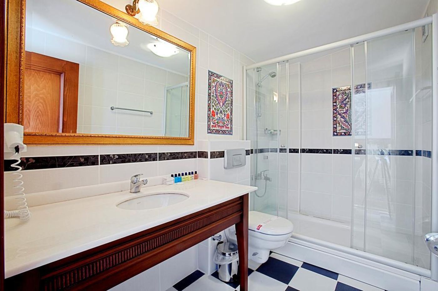 Hippodrome-Special-Room-19