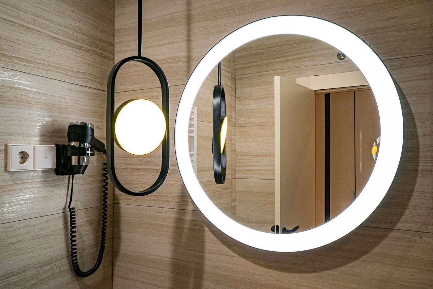 Smartrental-Collection-Gran-Via-Centric-II-Room-80