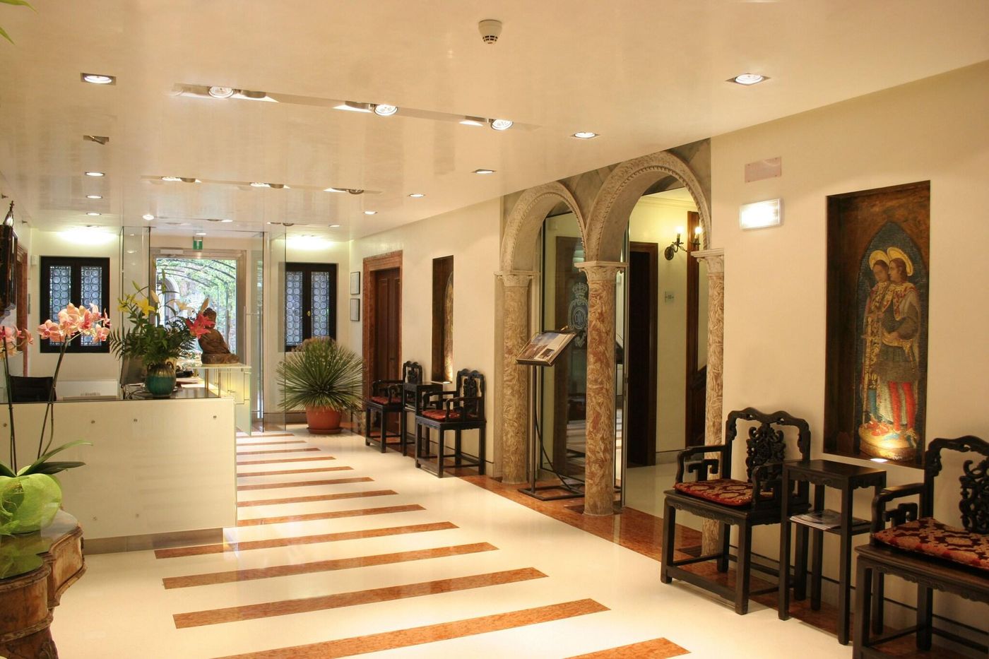 Ca--Nigra-Lagoon-Resort-Lobby-10