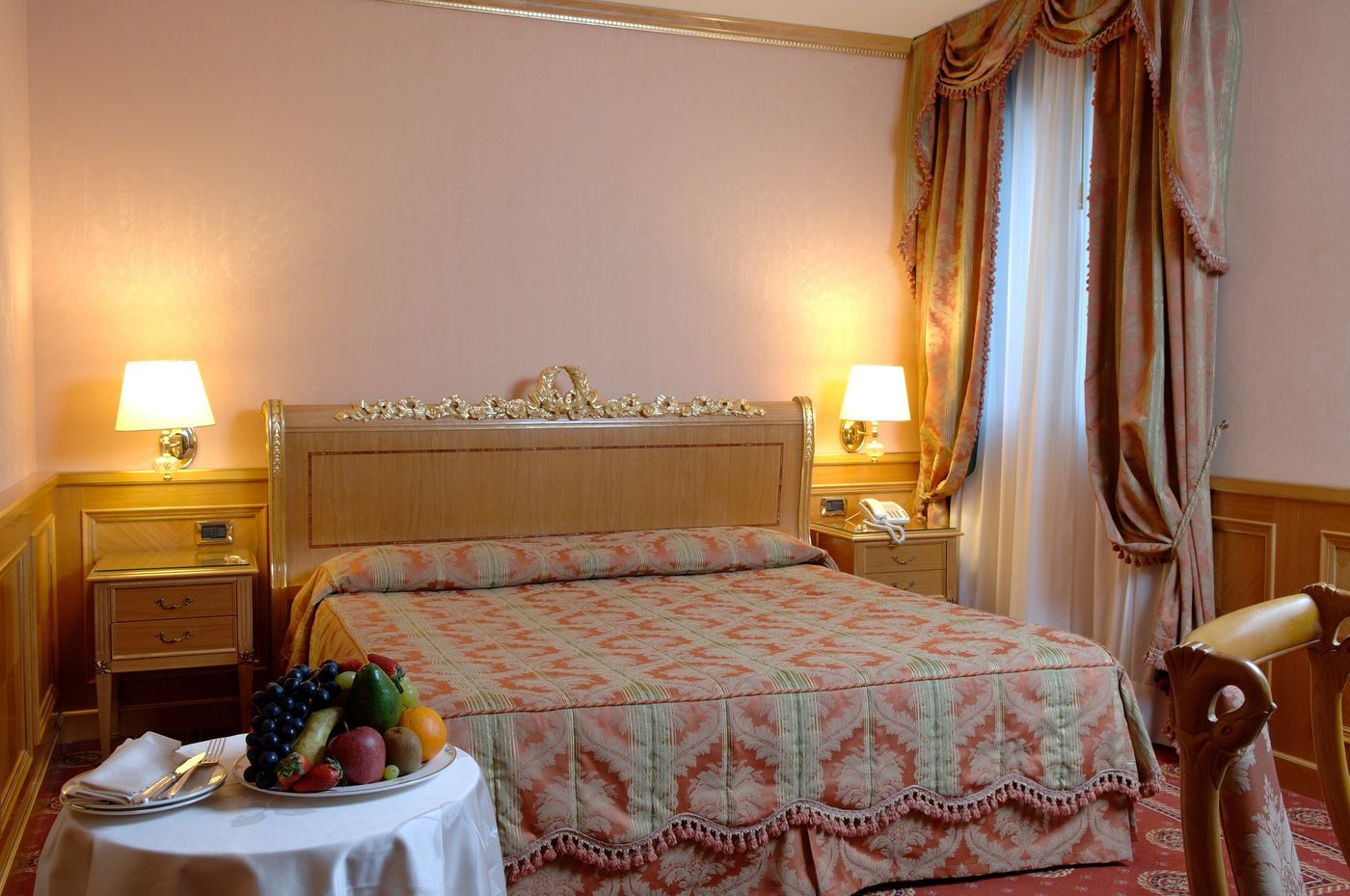 Andreola-Central-Hotel-Room-2