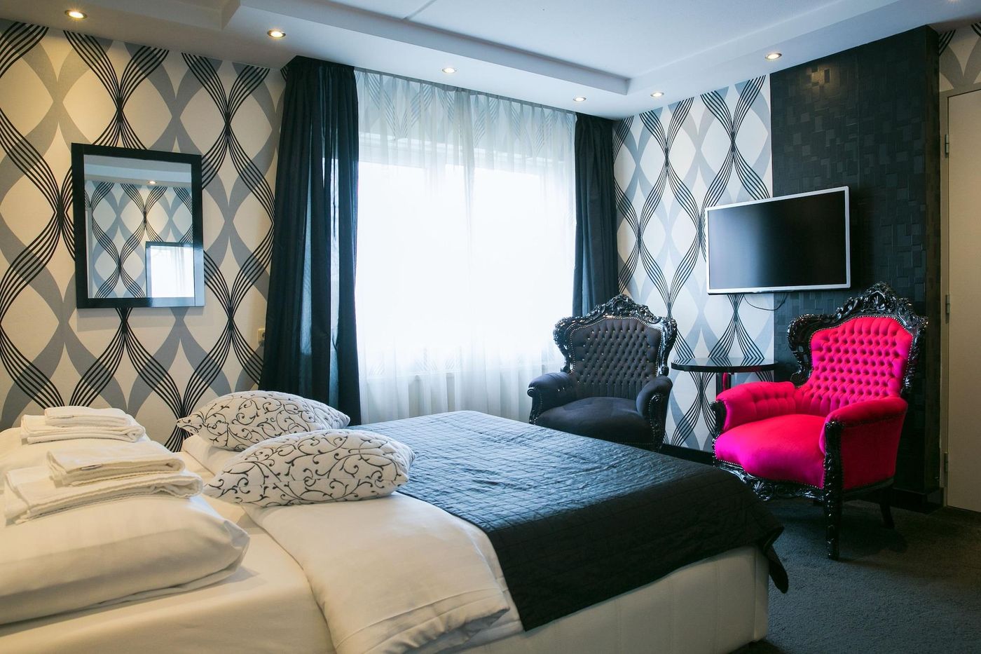 Hotel-Zwanenburg-Amsterdam-Airport-General-view-16