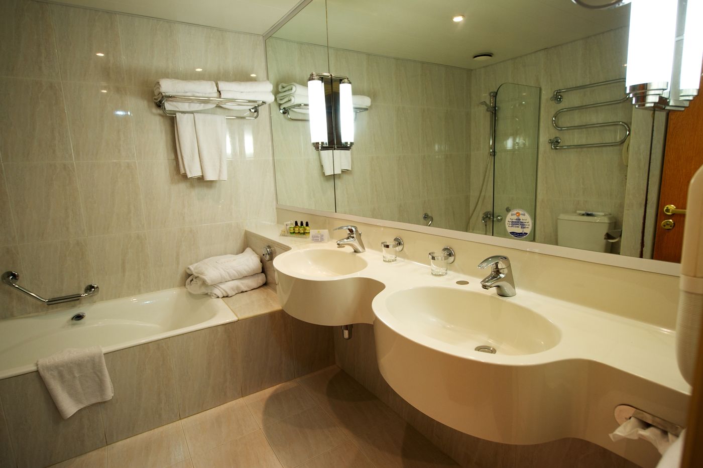 Adams-Beach-Hotel-Room-48