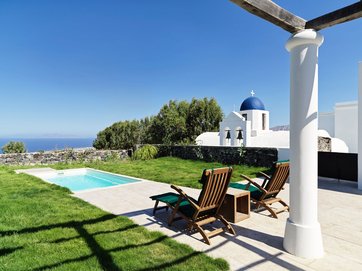 Katikies-Garden-Santorini---The-Leading-Hotels-Room-2