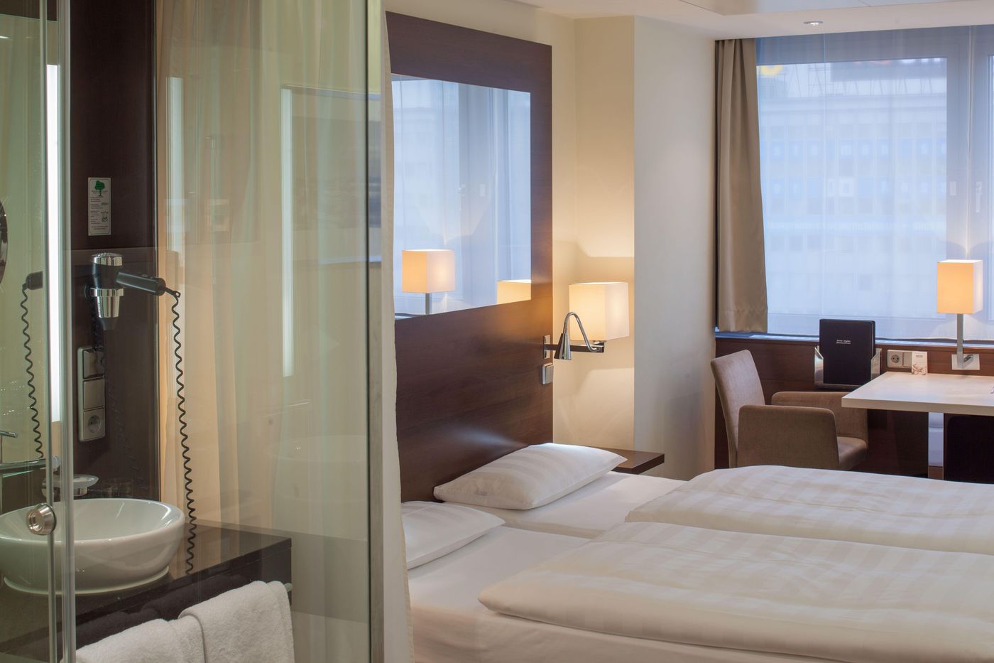 Park Inn by Radisson Berlin Alexanderplatz-Germany-BERLIN-Room-10