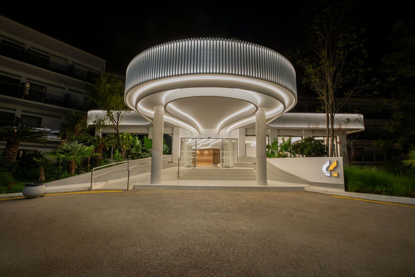 Golden-Coast-Hotel-and-Bungalows-General-view-81