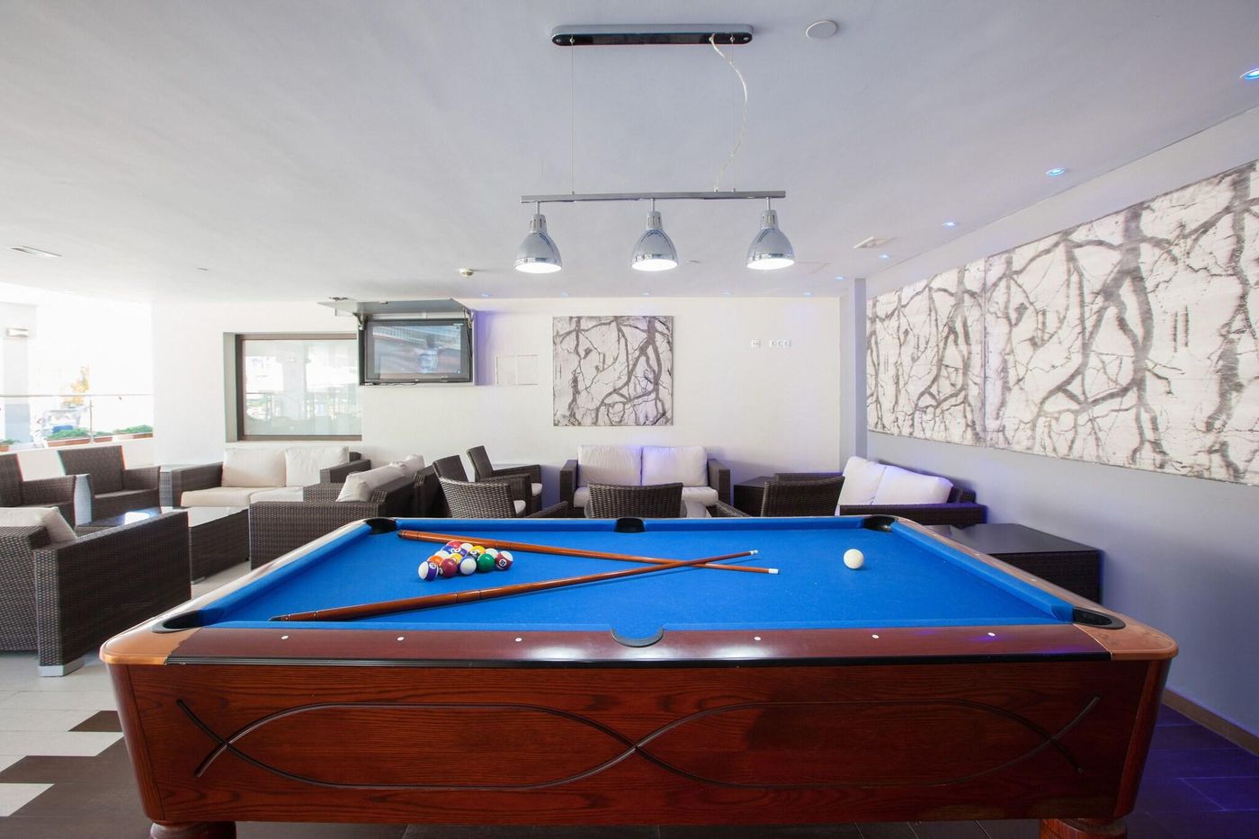 Revoli-Sports-and-Entertainment-40