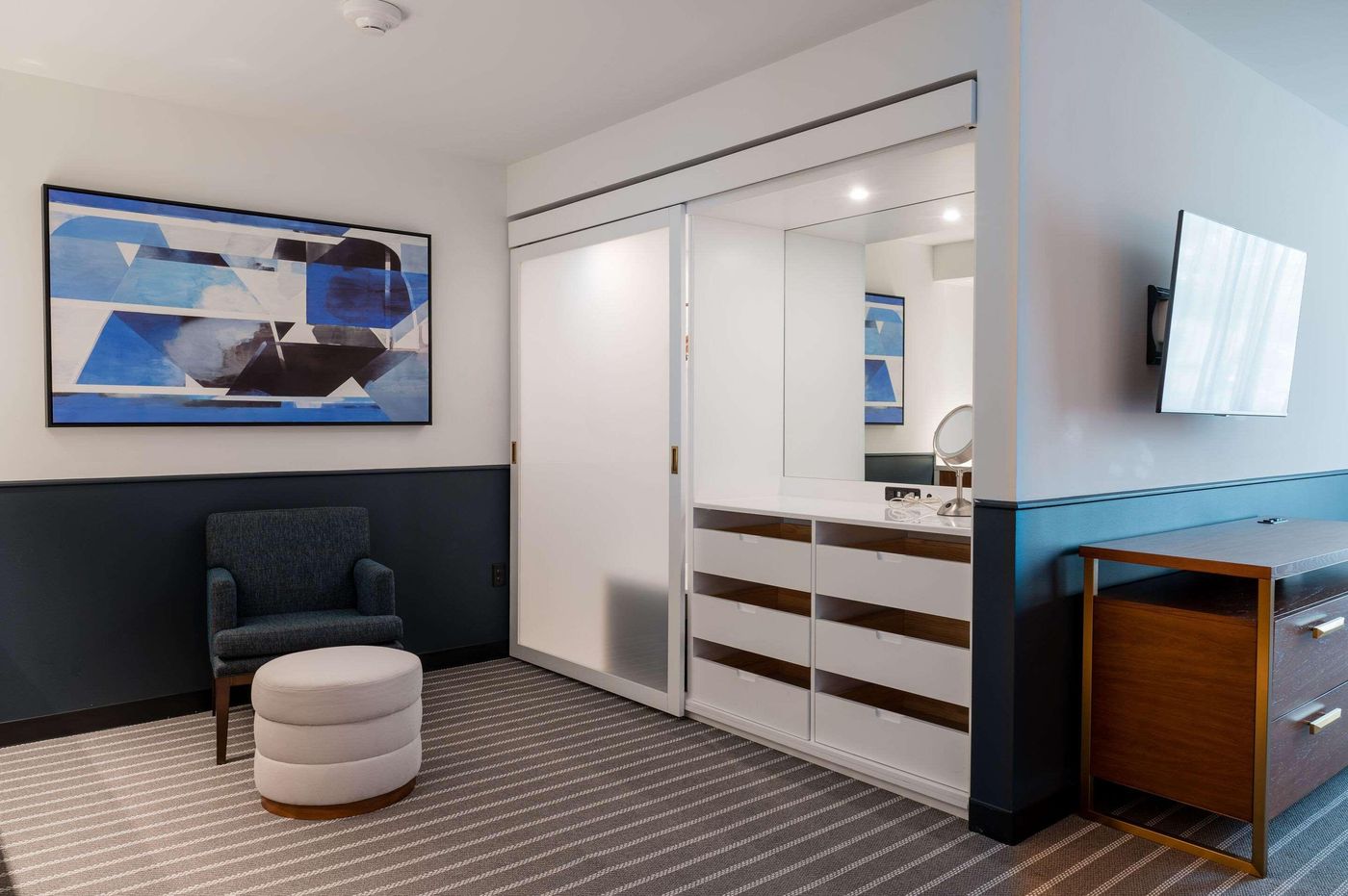 Cambria-Hotel-Boston-Somerville-Room-11