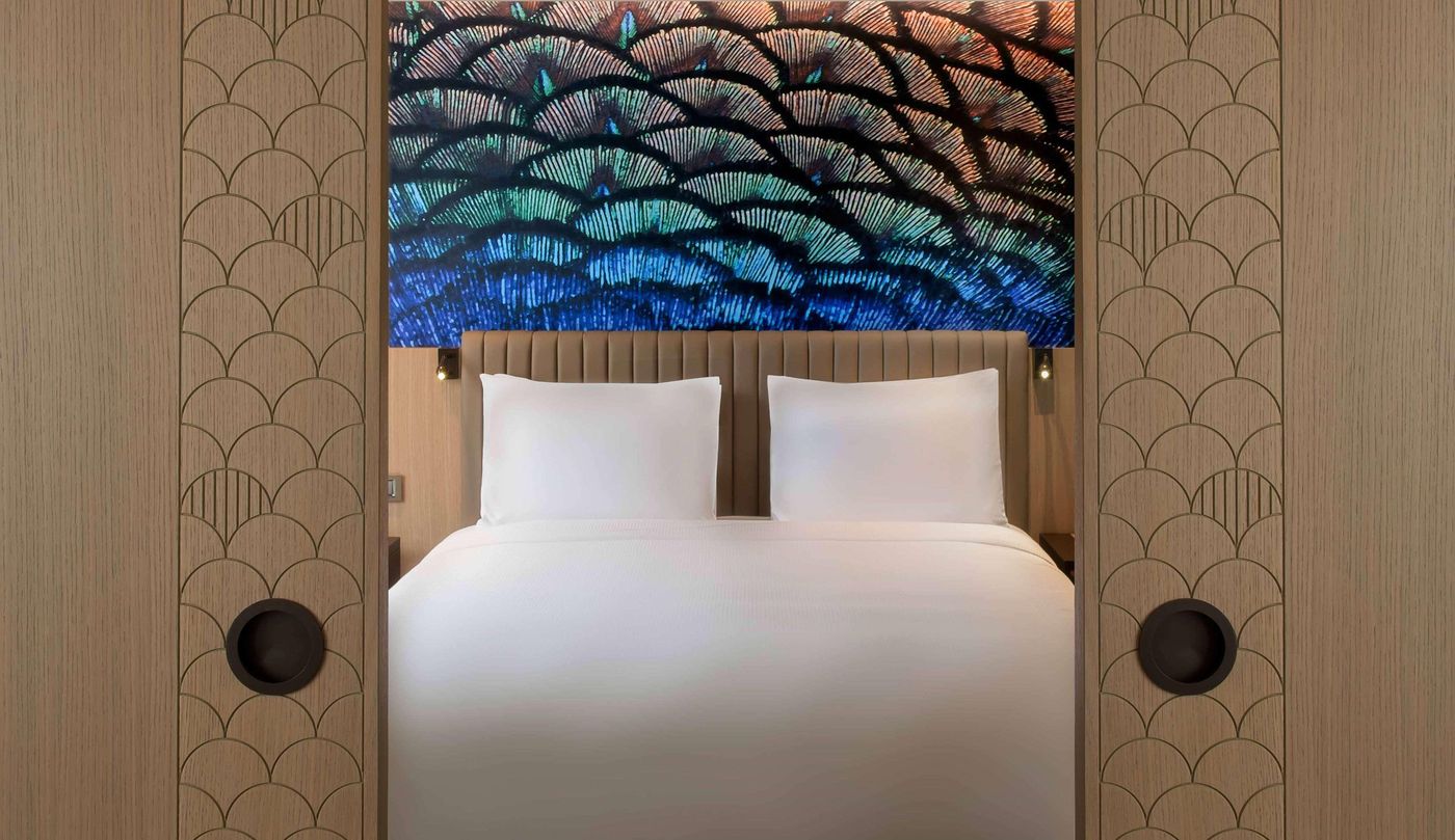 Doubletree-By-Hilton-Istanbul-Sirkeci-Room-11