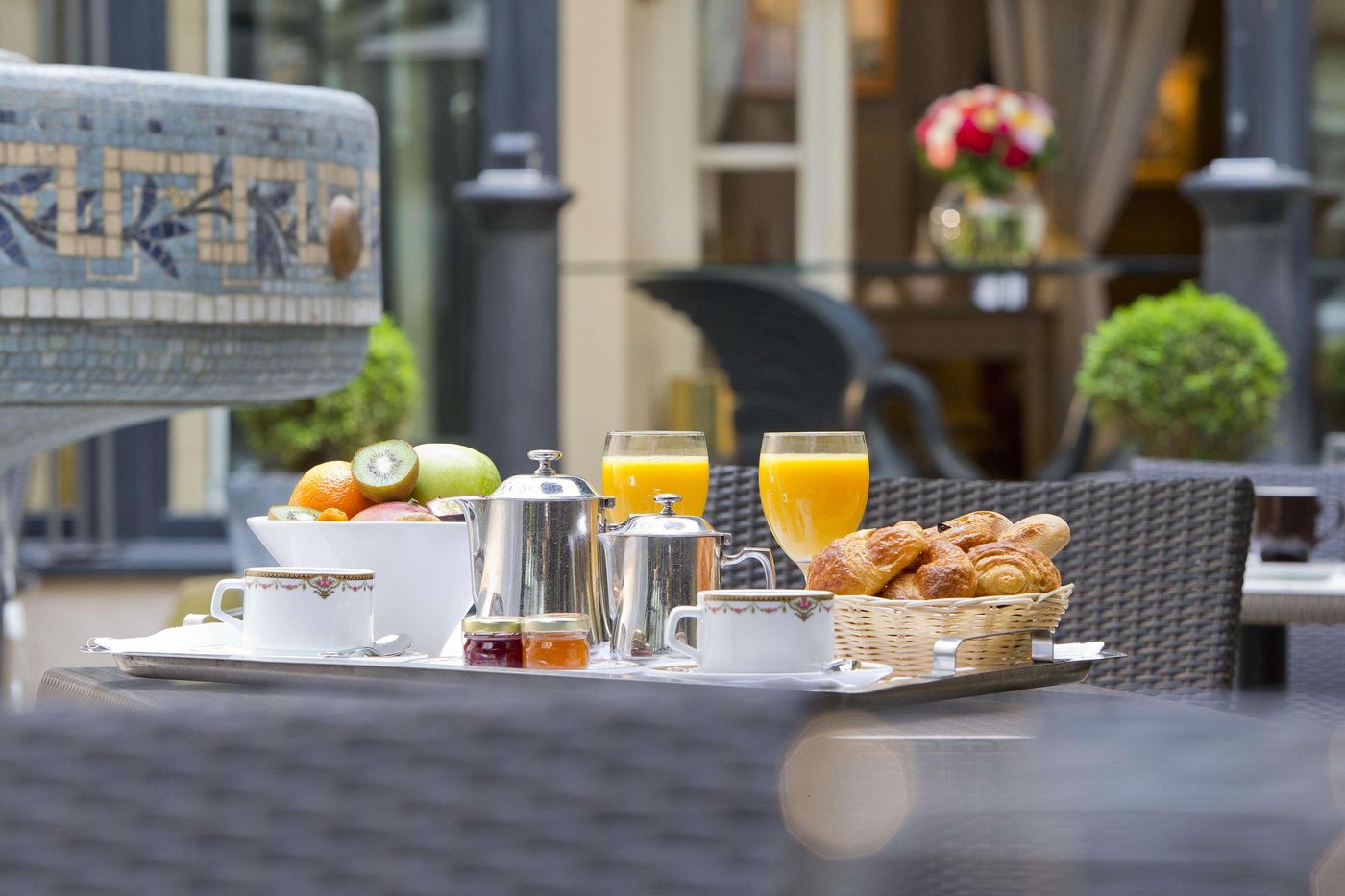 California-Paris-Champs-Elys----es-Restaurant-44