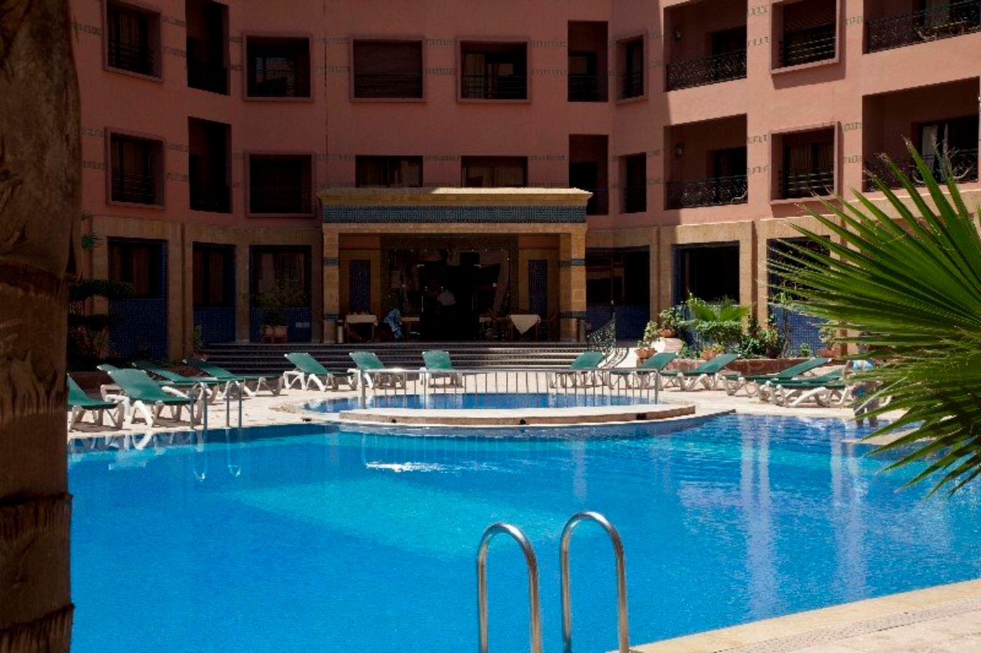 Mogador-Menzah-Appart-H-tel-Pool-5
