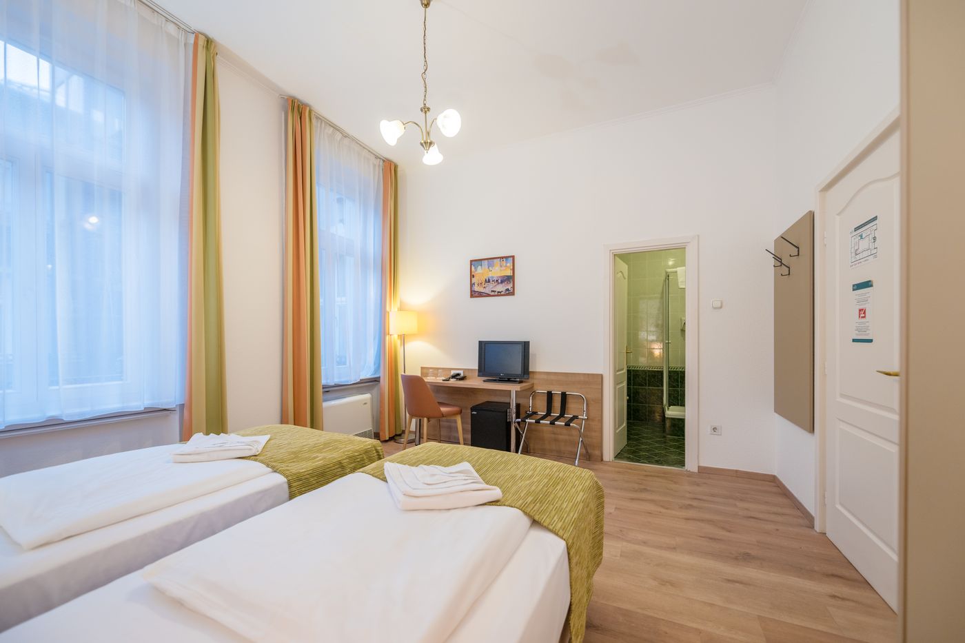 Baross-City-Hotel---Budapest-Room-25