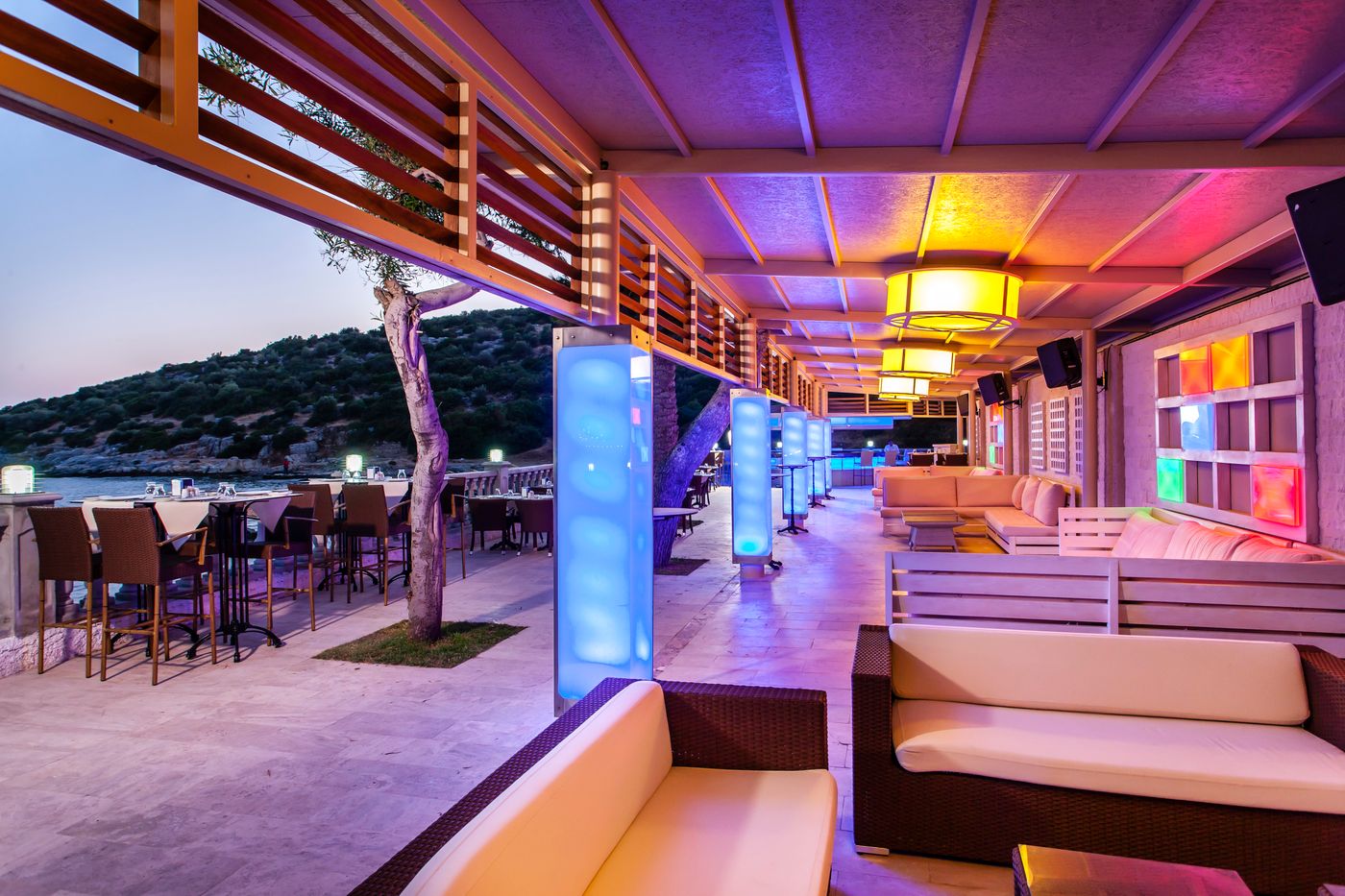 Tusan-Beach-Resort-Restaurant-10