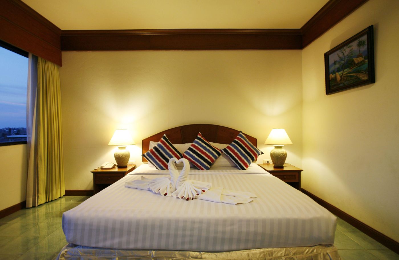 Jiraporn-Hill-Resort-Patong-Room-24