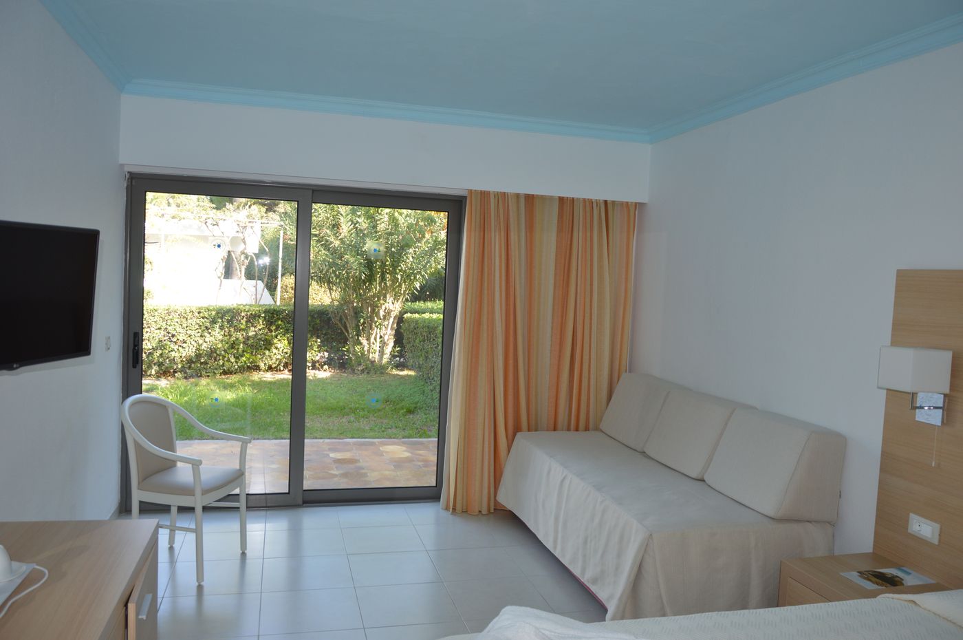 Blue-Horizon-Room-40