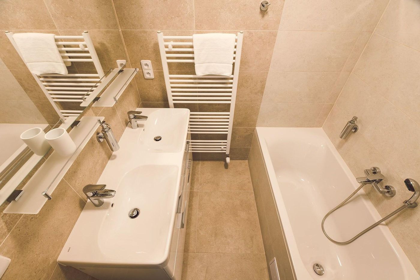 King-s-Residence-Room-13