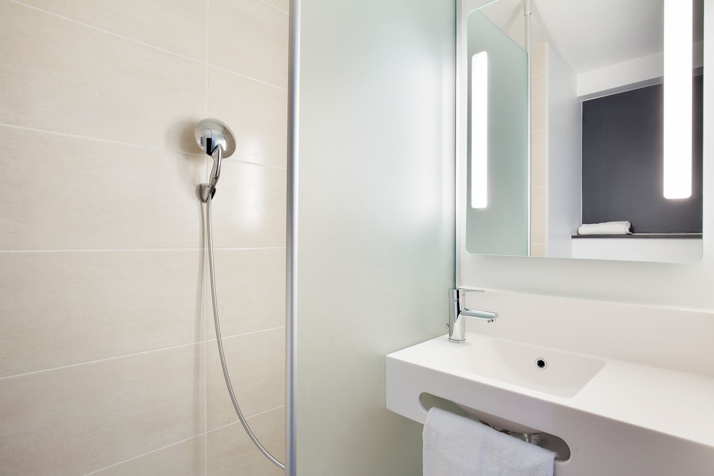 B&B HOTEL Lyon Centre Perrache Berthelot - France - Lyon - Room - 3