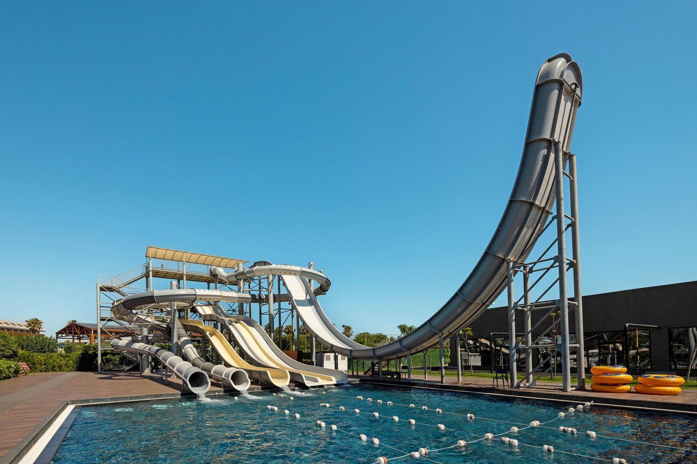 Jacaranda Luxury Resort