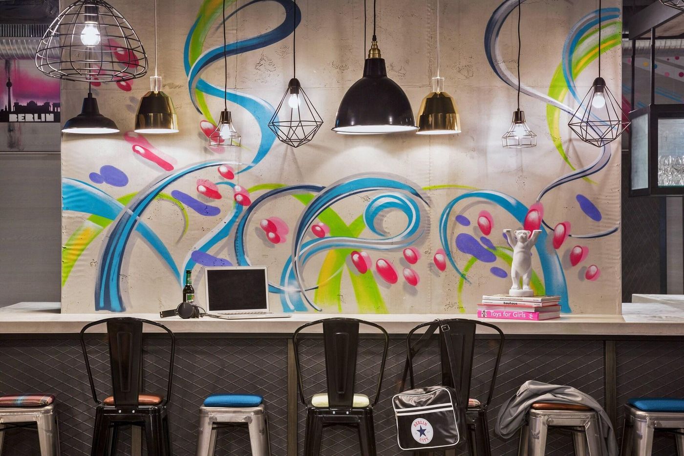 Moxy-Berlin-Humboldthain-Park-Restaurant-17