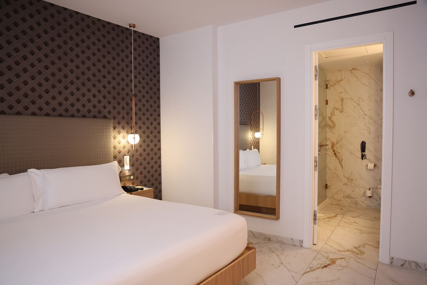 UMusic-Hotel-Madrid-Room-14