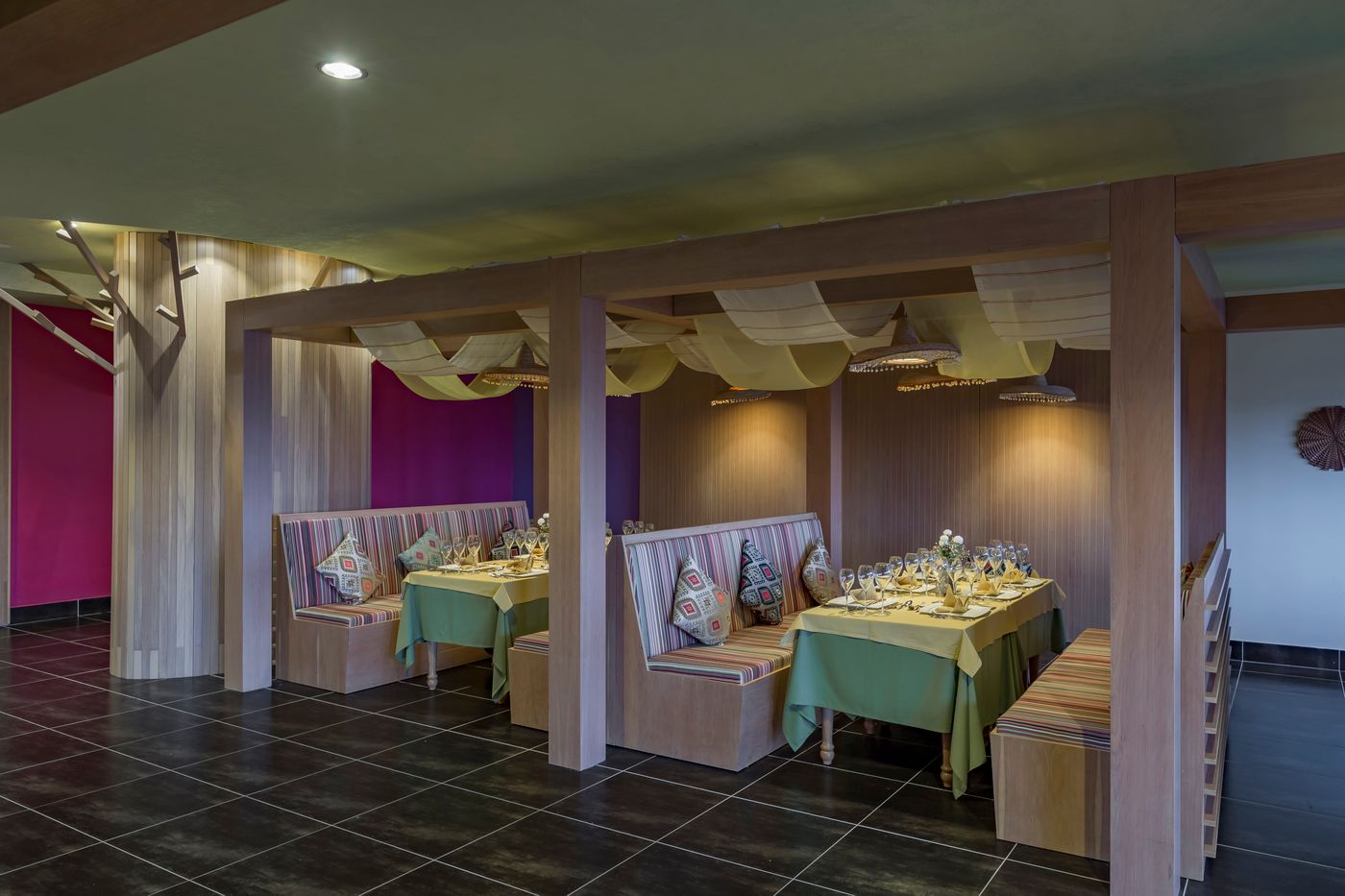 Royal-Taj-Mahal-Restaurant-46