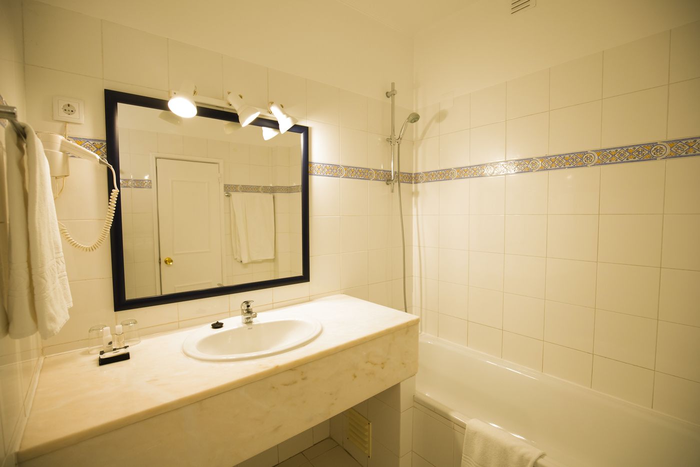 Residencial-Florescente-Room-30