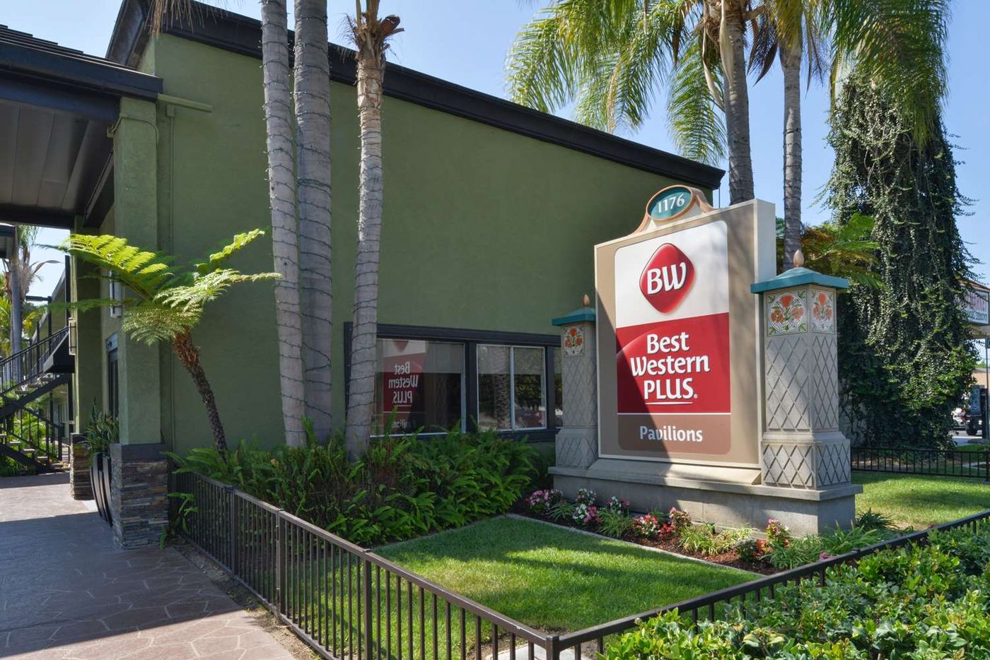 Best-Western-Plus-Pavilions-General-view-58