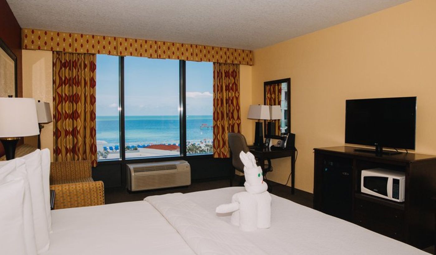 Pier House 60 Marina Hotel